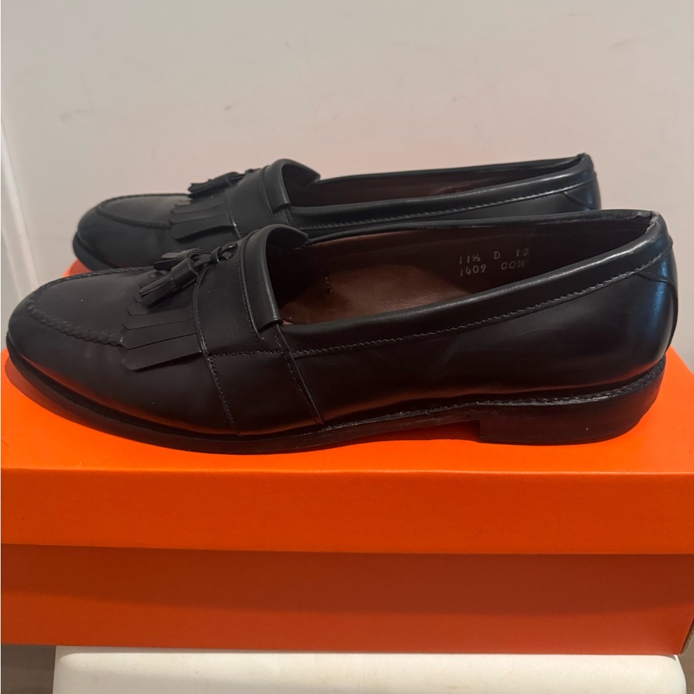 Allen Edmonds Newport Loafer Tasseled Slip On Dress Shoe Black Mens Size 11.5D